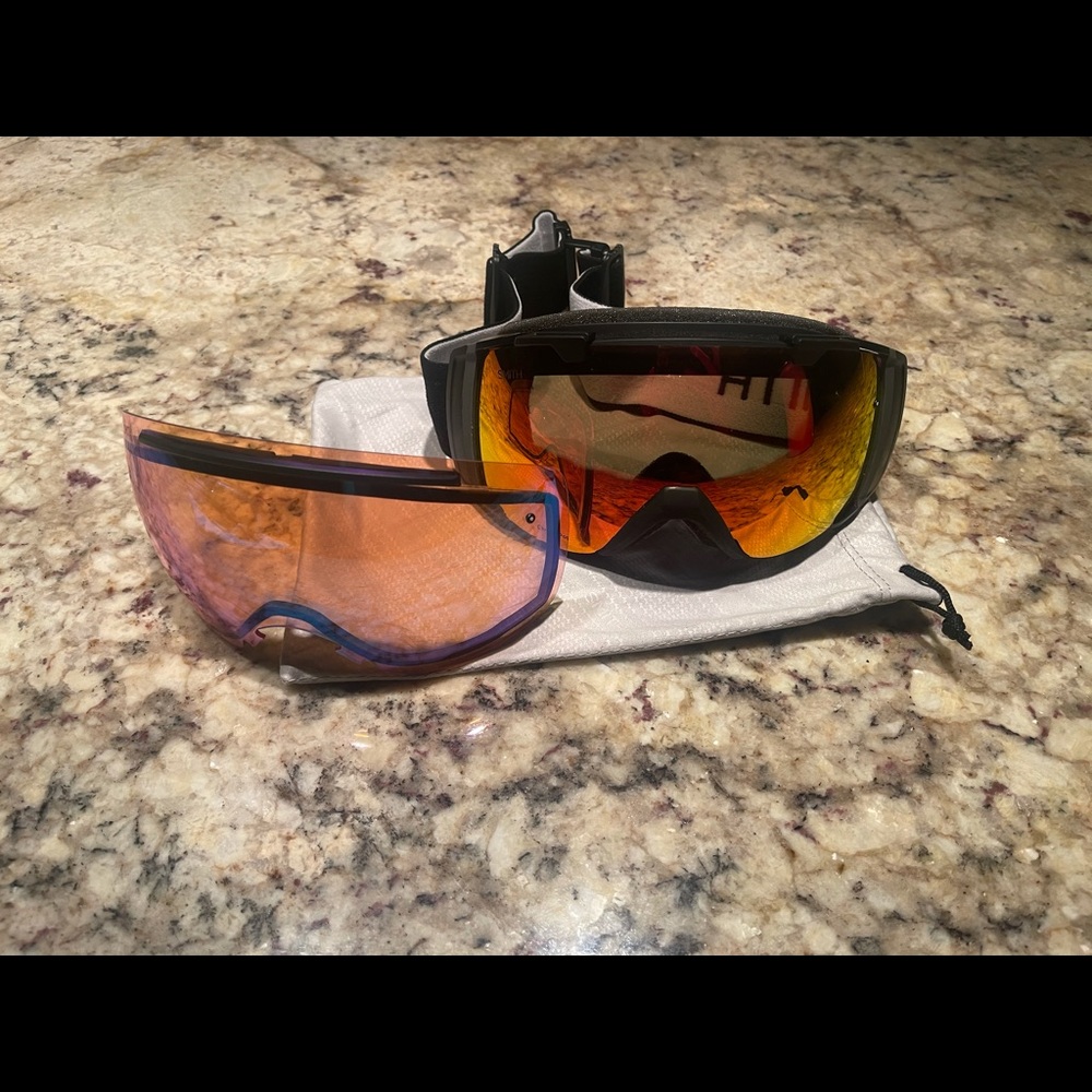Smith I/O plus MAG chromopop Googles
